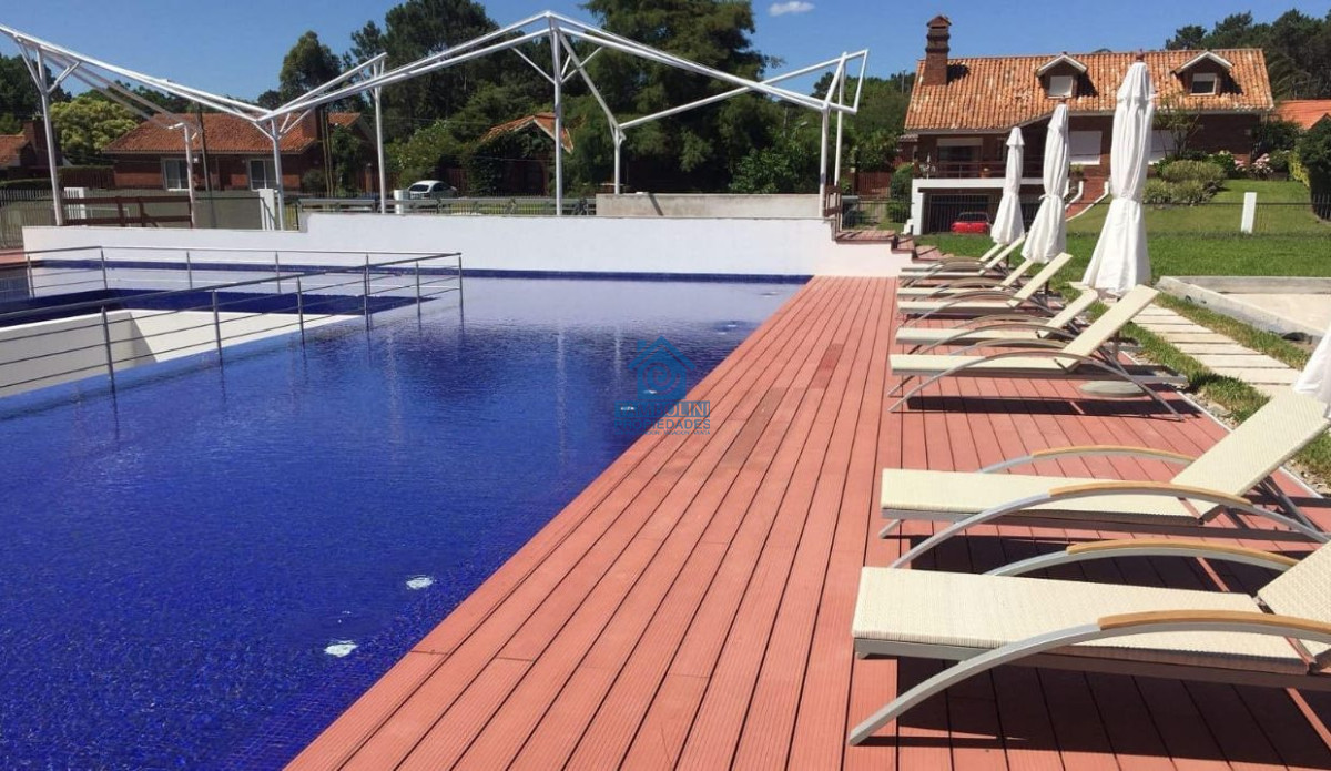 Apartamento ID.586 - Venta apartamento 1 dormitorio y 2 baños con balcón - Punta del Este