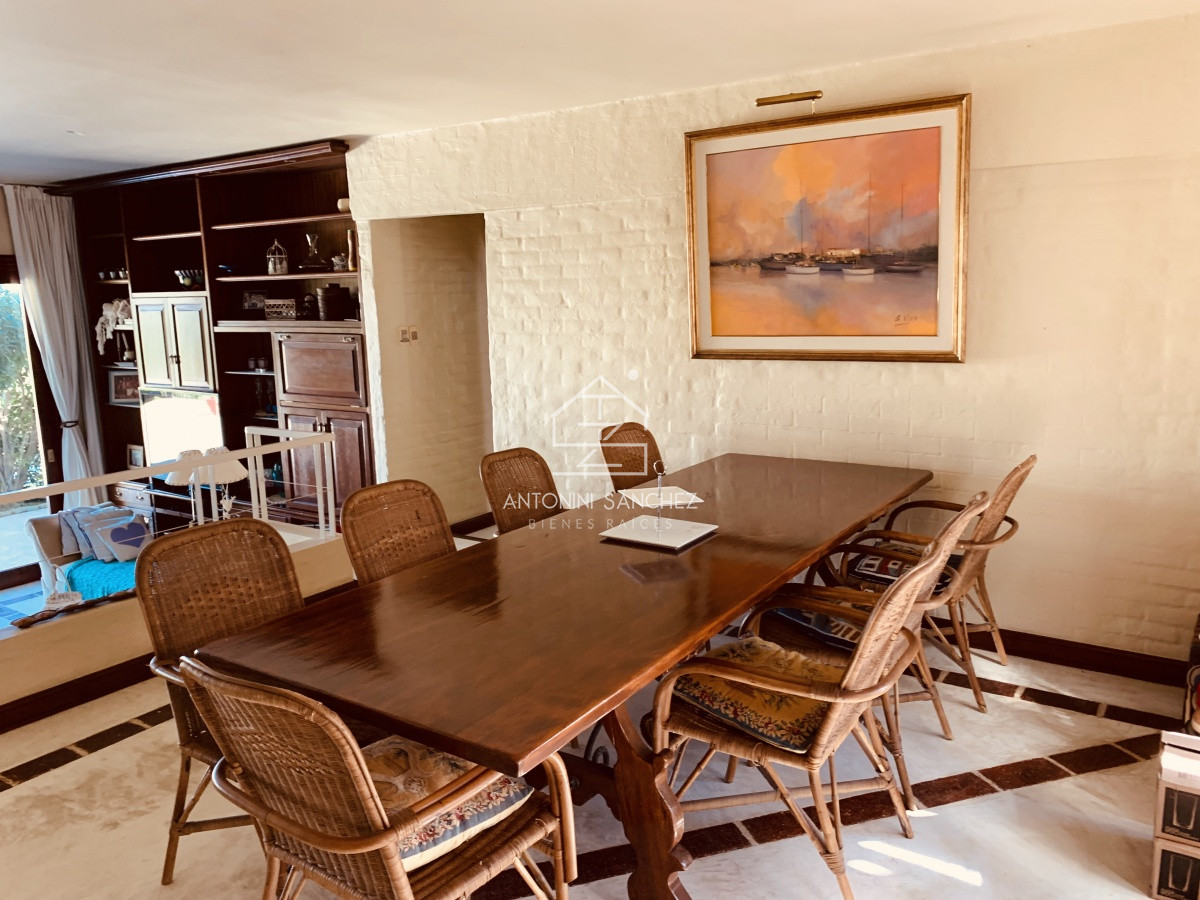 Casa ID.604 - Venta casa de 6 dormitorios en Rincón del Indio Punta del Este