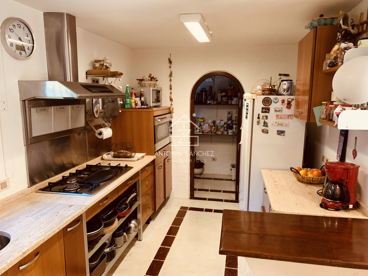 Casa ID.604 - Venta casa de 6 dormitorios en Rincón del Indio Punta del Este