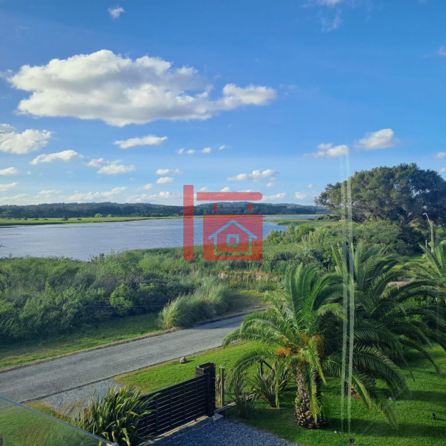 Casa ID.1220 - Casa en Punta del Este, Laguna del Diario