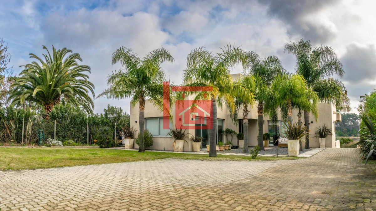 Casa ID.1220 - Casa en Punta del Este, Laguna del Diario