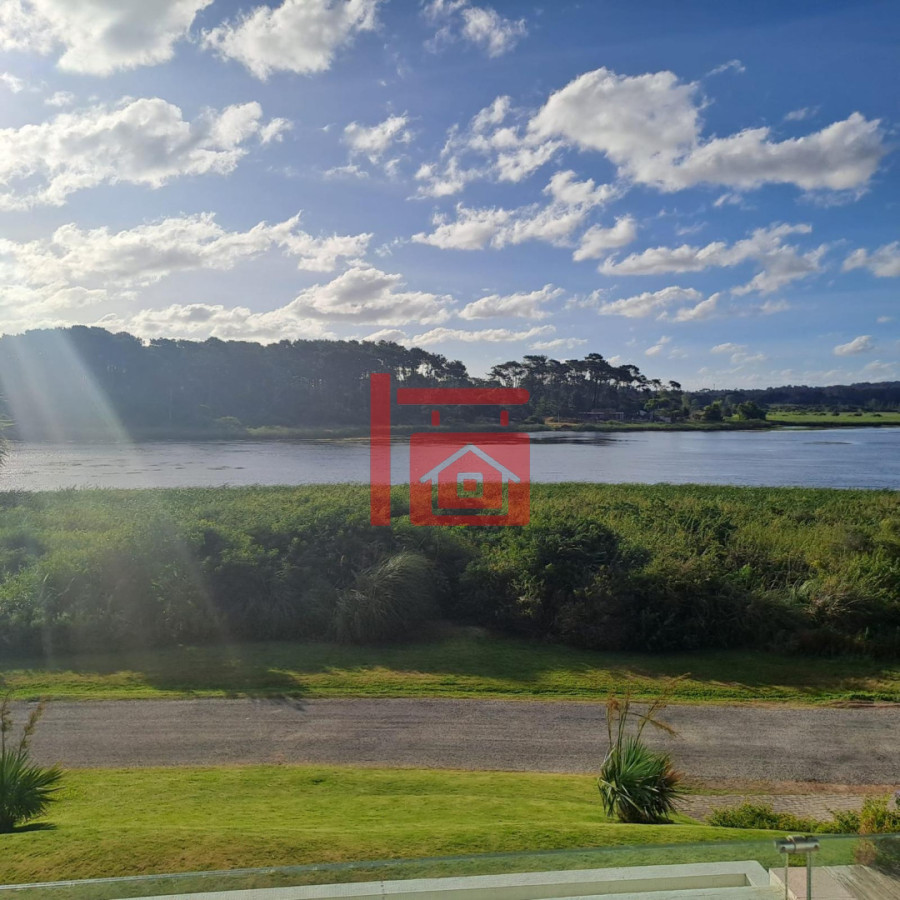 Casa ID.1220 - Casa en Punta del Este, Laguna del Diario