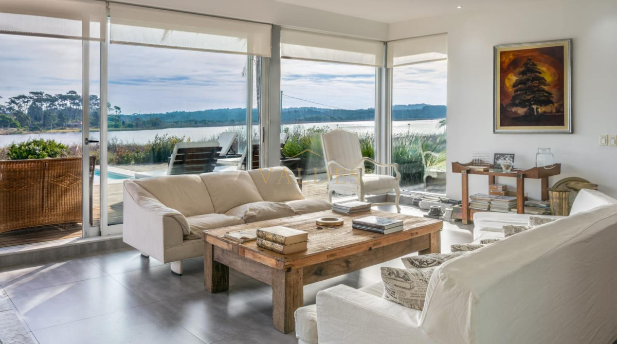 Casa ID.5475 - Casa de 6 Dormitorios en Laguna del Diario, Punta del Este