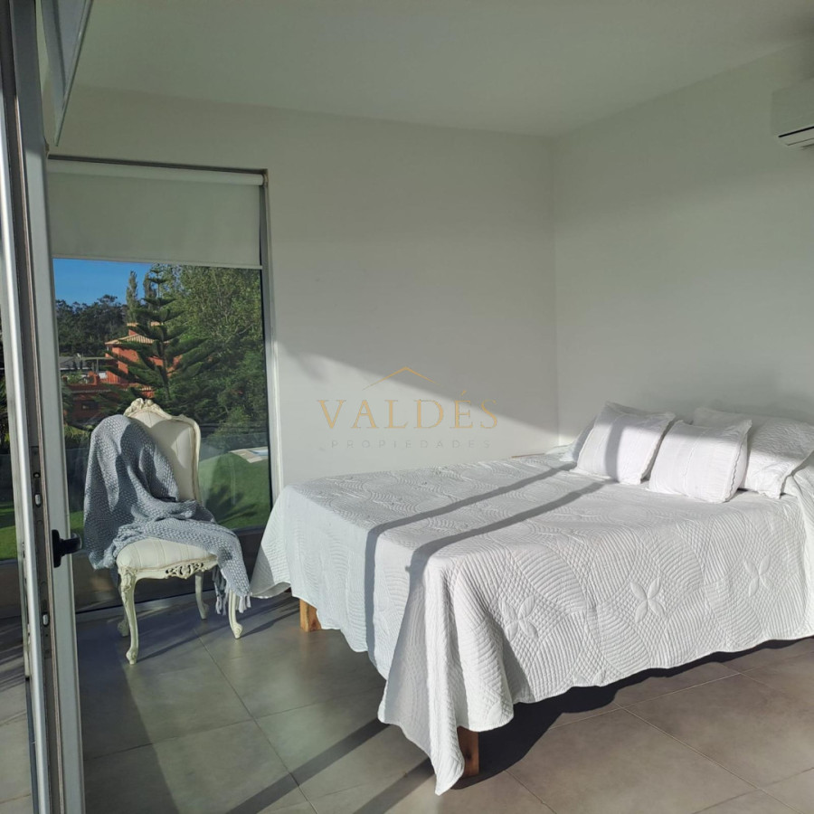 Casa ID.5475 - Casa de 6 Dormitorios en Laguna del Diario, Punta del Este