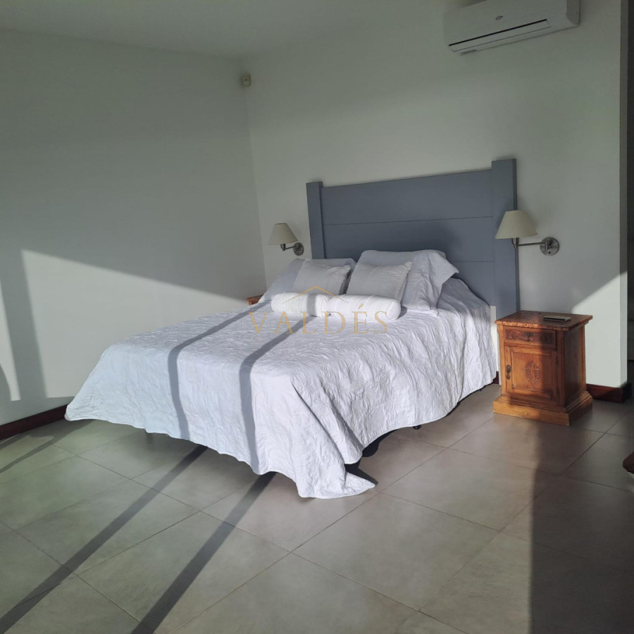 Casa ID.5475 - Casa de 6 Dormitorios en Laguna del Diario, Punta del Este