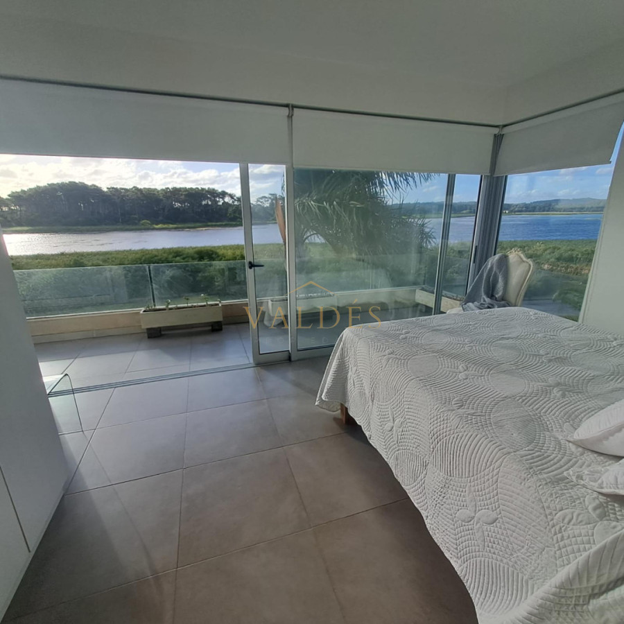 Casa ID.5475 - Casa de 6 Dormitorios en Laguna del Diario, Punta del Este