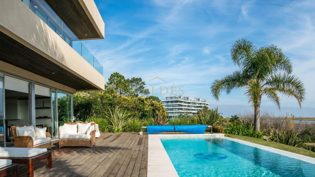 Casa ID.5475 - Casa de 6 Dormitorios en Laguna del Diario, Punta del Este