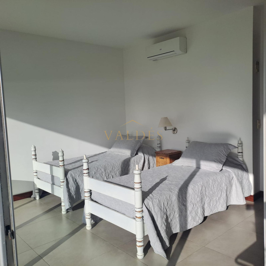 Casa ID.5475 - Casa de 6 Dormitorios en Laguna del Diario, Punta del Este