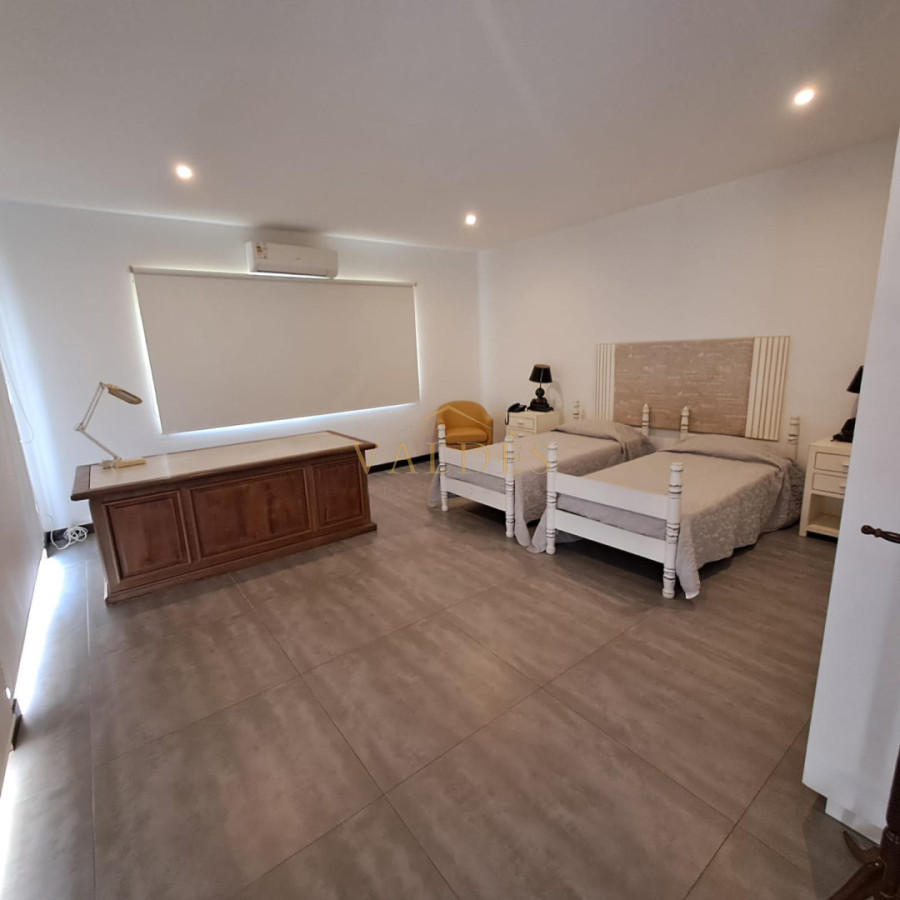 Casa ID.5475 - Casa de 6 Dormitorios en Laguna del Diario, Punta del Este