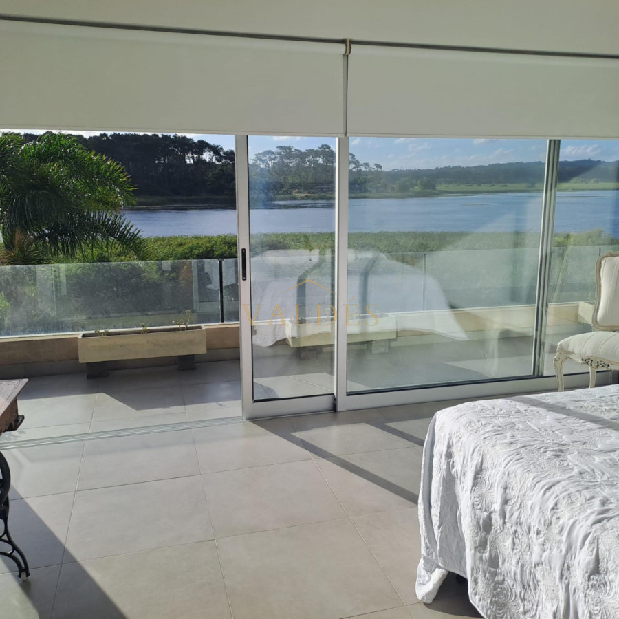 Casa ID.5475 - Casa de 6 Dormitorios en Laguna del Diario, Punta del Este