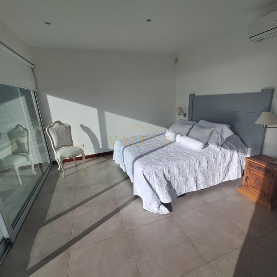 Casa ID.5475 - Casa de 6 Dormitorios en Laguna del Diario, Punta del Este