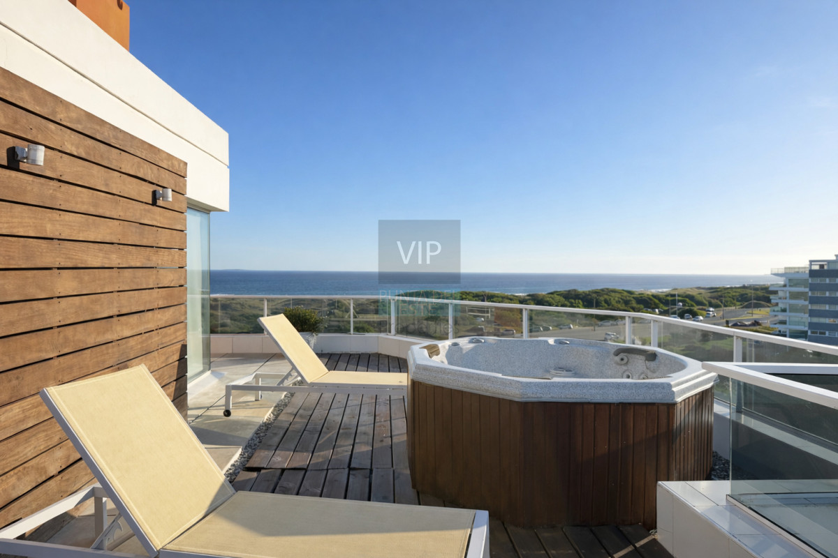 Apartamento ID.2753 - Triplex frente al mar en Playa Brava con terrazas, jacuzzi y departamento de huéspedes independiente