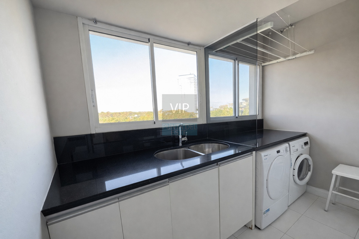 Apartamento ID.2753 - Triplex frente al mar en Playa Brava con terrazas, jacuzzi y departamento de huéspedes independiente