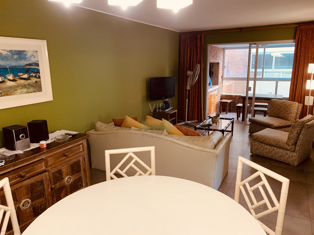 Venta apartamento 2 dormitorios primera línea playa mansa