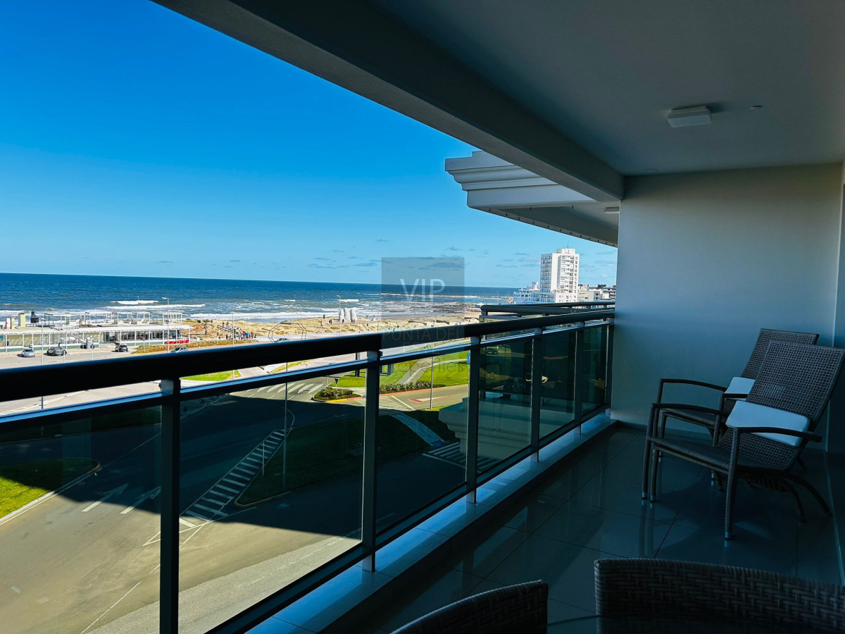 Alquiler apartamento de 3 dormitorios con vista al mar playa brava - Punta del Este