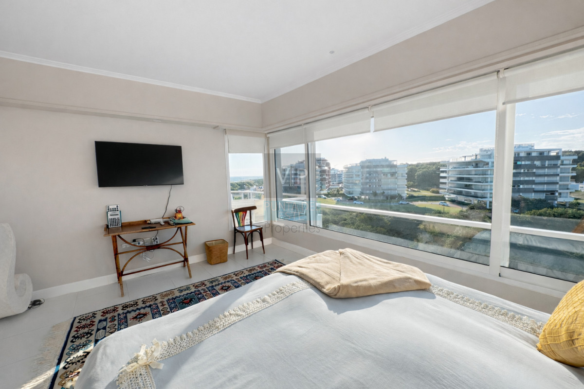 Apartamento ID.2753 - Triplex frente al mar en Playa Brava con terrazas, jacuzzi y departamento de huéspedes independiente