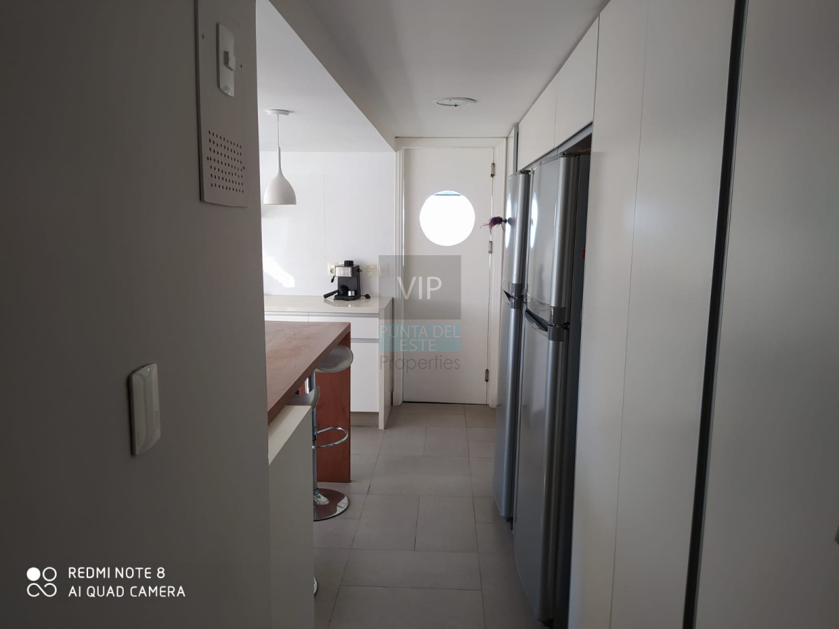 Apartamento ID.934 - Vendo departamento amplio de 3 dormitorios y dependencia con vista al mar