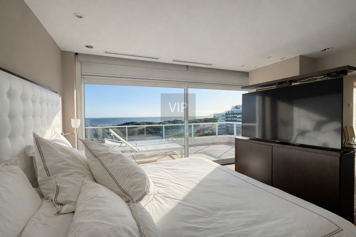 Apartamento ID.2753 - Triplex frente al mar en Playa Brava con terrazas, jacuzzi y departamento de huéspedes independiente