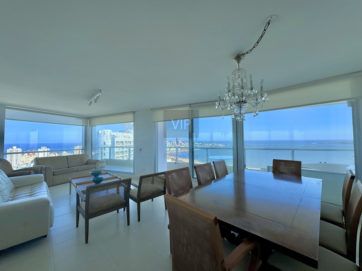 Oportunidad - Apartamento 3 dormitorios con vista al mar Playa Mansa - Punta del Este