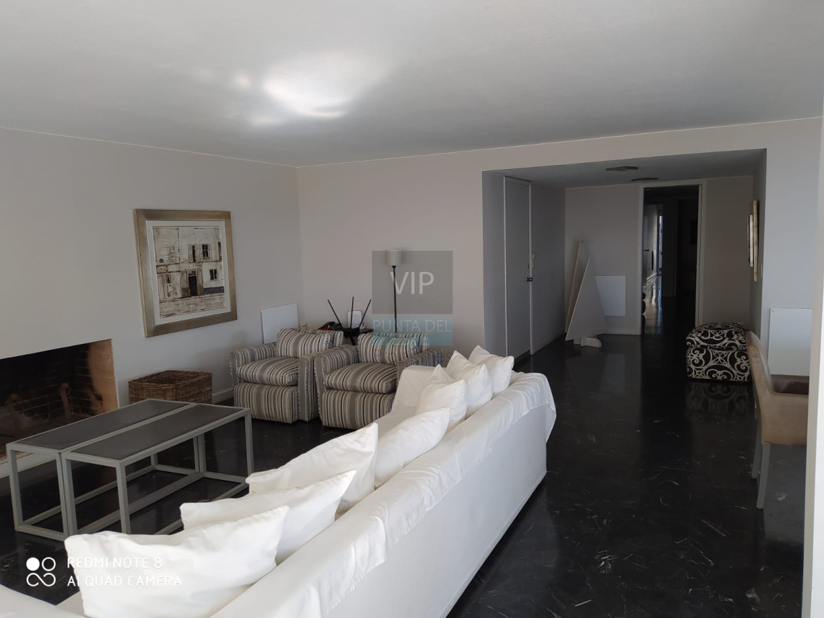 Apartamento ID.934 - Vendo departamento amplio de 3 dormitorios y dependencia con vista al mar