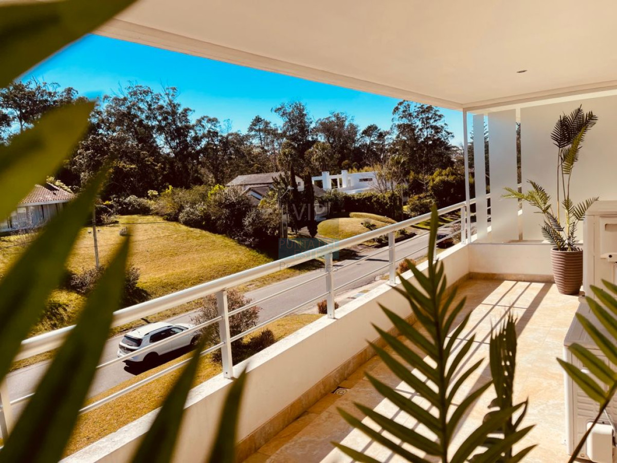 Venta apartamento de 2 dormitorios con barbacoa propia playa brava