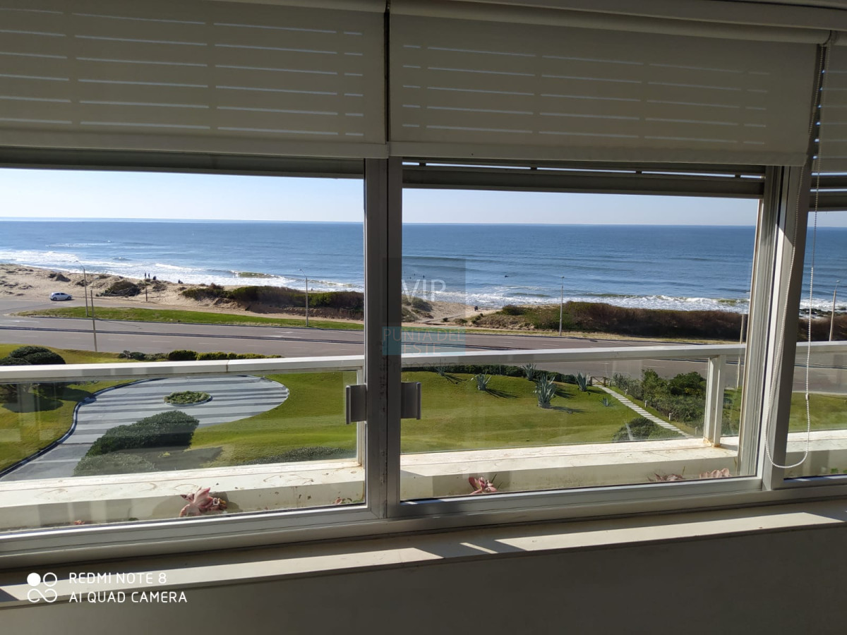 Apartamento ID.934 - Vendo departamento amplio de 3 dormitorios y dependencia con vista al mar