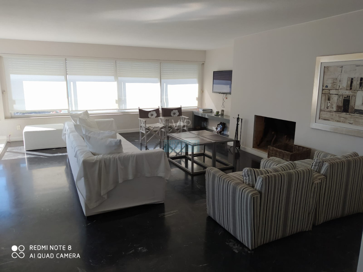 Apartamento ID.934 - Vendo departamento amplio de 3 dormitorios y dependencia con vista al mar