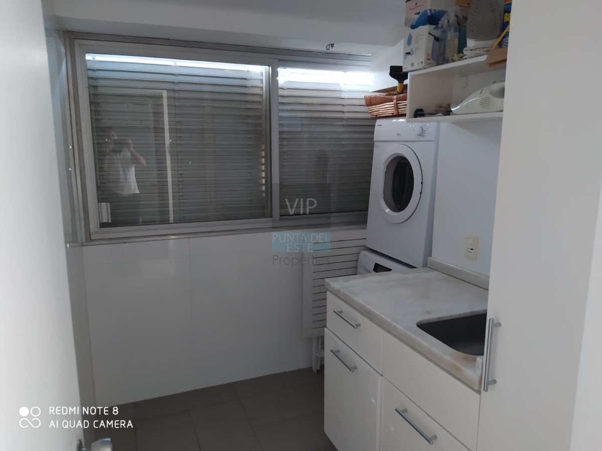 Apartamento ID.934 - Vendo departamento amplio de 3 dormitorios y dependencia con vista al mar