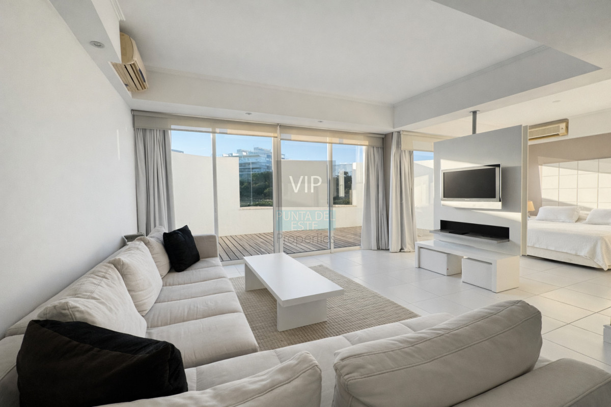 Apartamento ID.2753 - Triplex frente al mar en Playa Brava con terrazas, jacuzzi y departamento de huéspedes independiente