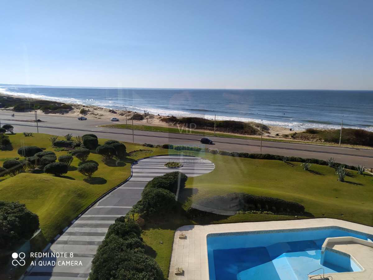 Apartamento ID.934 - Vendo departamento amplio de 3 dormitorios y dependencia con vista al mar