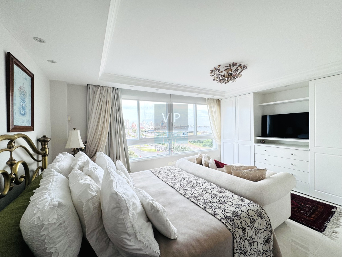 Apartamento ID.2217 - Apartamento 3 dormitorios Con vista al mar Playa Mansa - Punta del Este