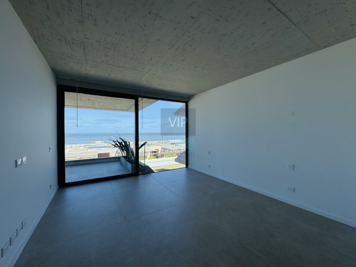 Apartamento ID.2735 - Apartamento Venta 3 dormitorios en La Barra Con Vista al Mar