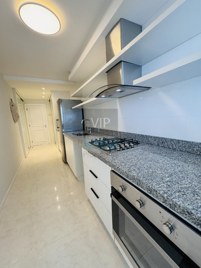 Apartamento ID.2211 - Venta apartamento 3 dormitorios vista al mar Playa Mansa - Punta del Este
