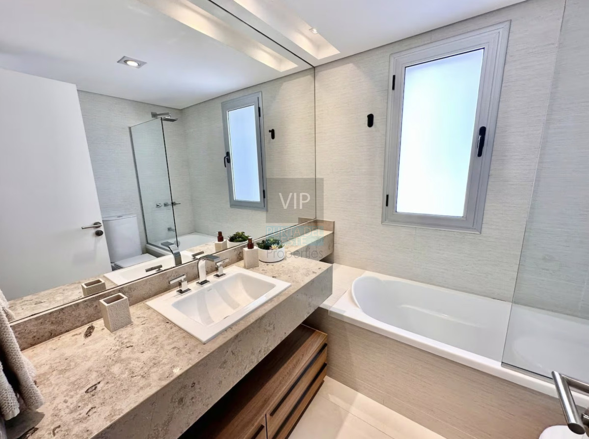 Apartamento ID.2752 - Apartamento 3 Dormitorios Puerto Punta del Este Vista al Mar - Piscina Privada