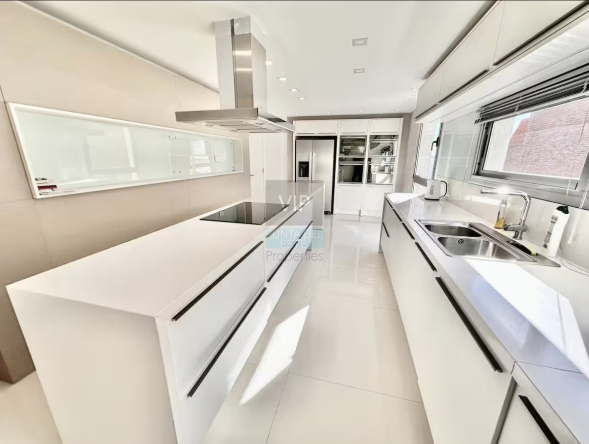 Apartamento ID.2752 - Apartamento 3 Dormitorios Puerto Punta del Este Vista al Mar - Piscina Privada