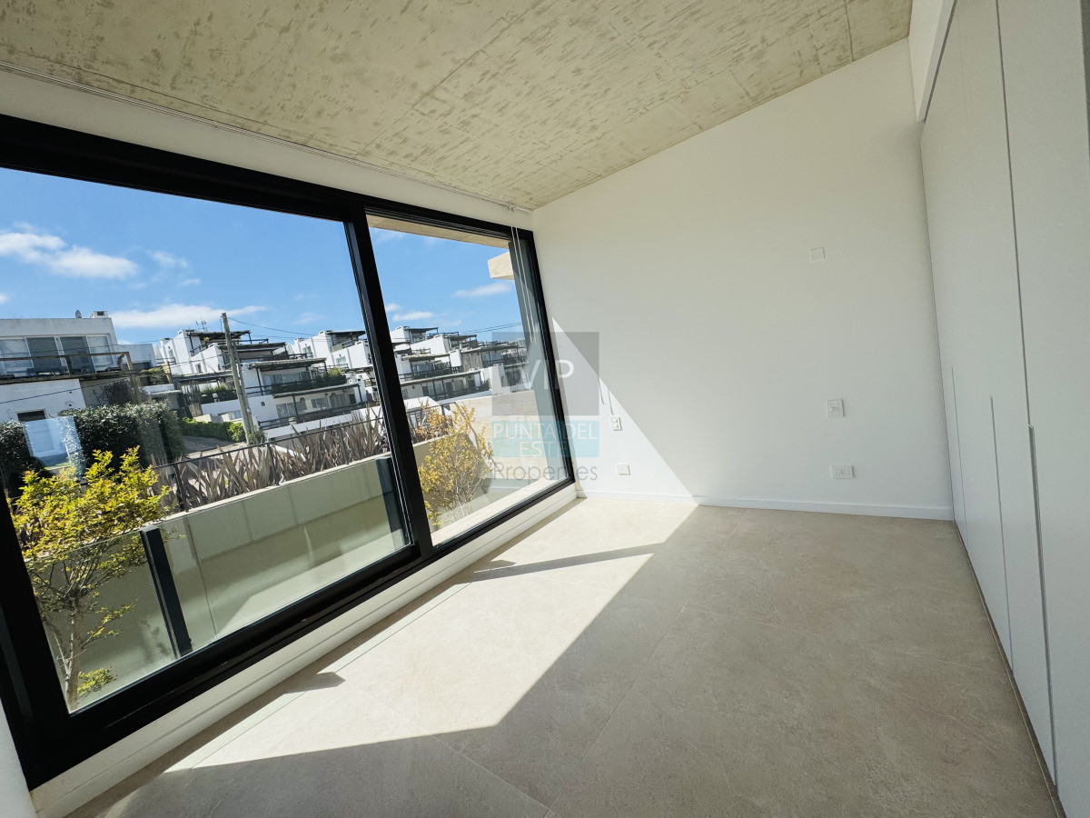 Apartamento ID.2735 - Apartamento Venta 3 dormitorios en La Barra Con Vista al Mar