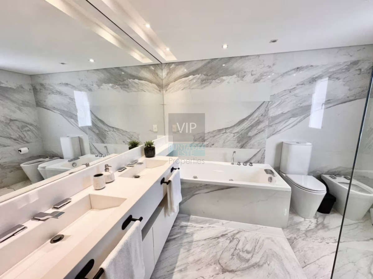 Apartamento ID.2752 - Apartamento 3 Dormitorios Puerto Punta del Este Vista al Mar - Piscina Privada