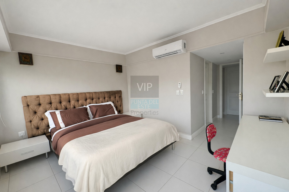 Apartamento ID.2753 - Triplex frente al mar en Playa Brava con terrazas, jacuzzi y departamento de huéspedes independiente