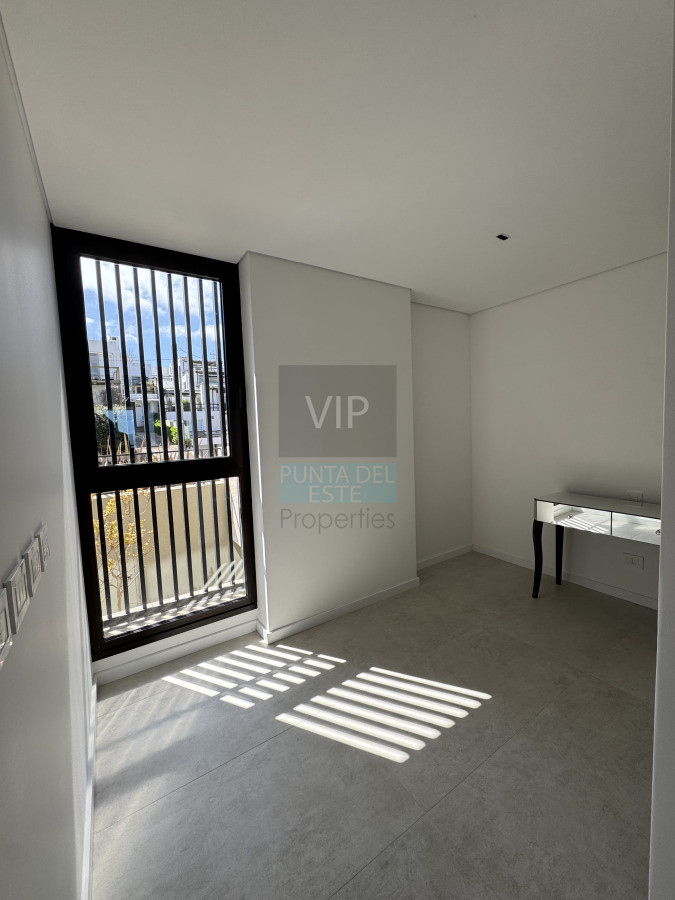Apartamento ID.2735 - Apartamento Venta 3 dormitorios en La Barra Con Vista al Mar