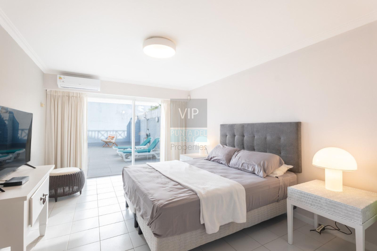 Apartamento ID.2745 - Apartamento de 4 dormitorios con vista en el Puerto de Punta del Este