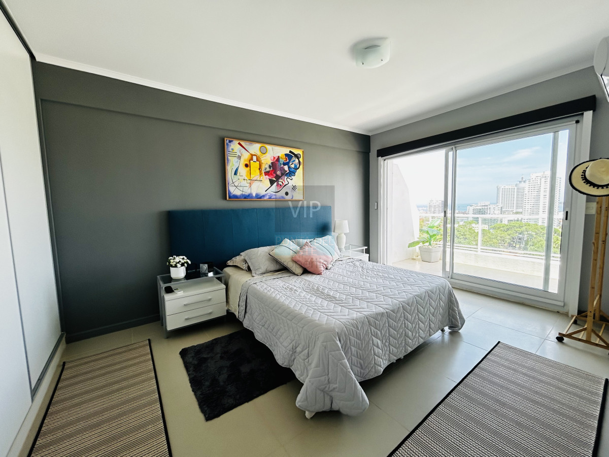 Apartamento ID.2383 - Venta de Penthouse de 3 dormitorios en Aidy grill - Punta del Este