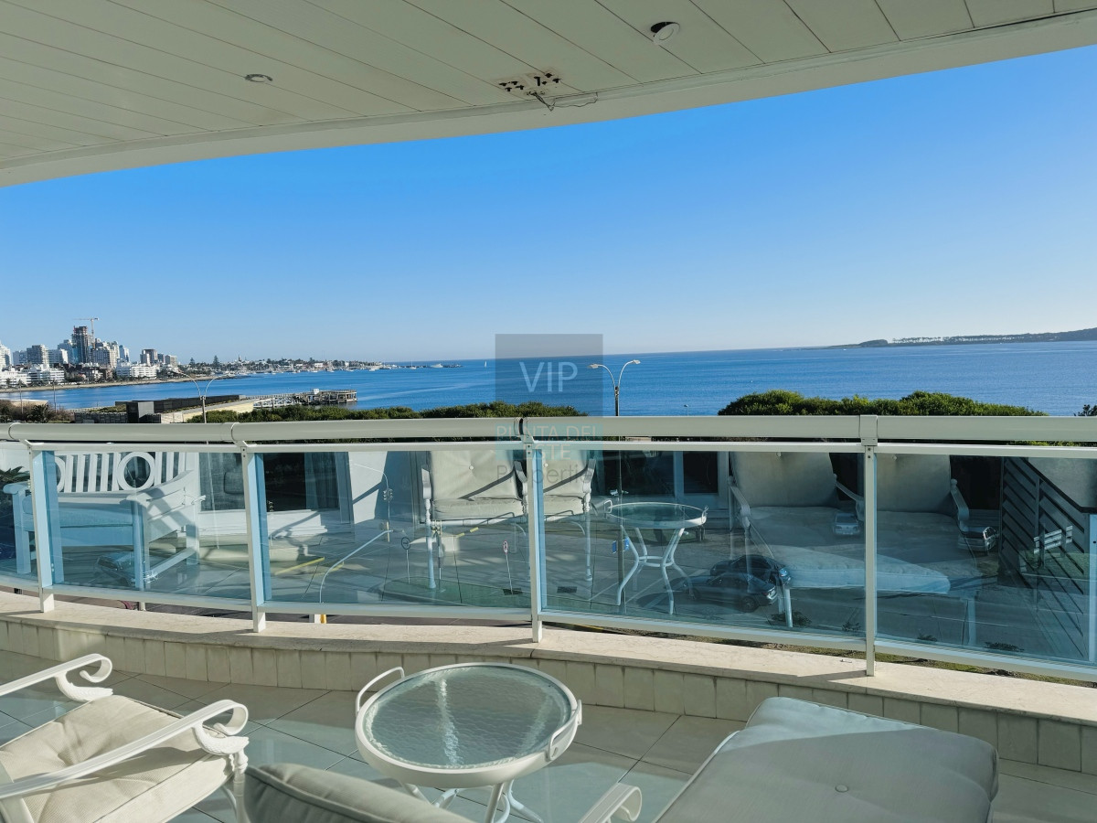 Apartamento ID.2211 - Venta apartamento 3 dormitorios vista al mar Playa Mansa - Punta del Este