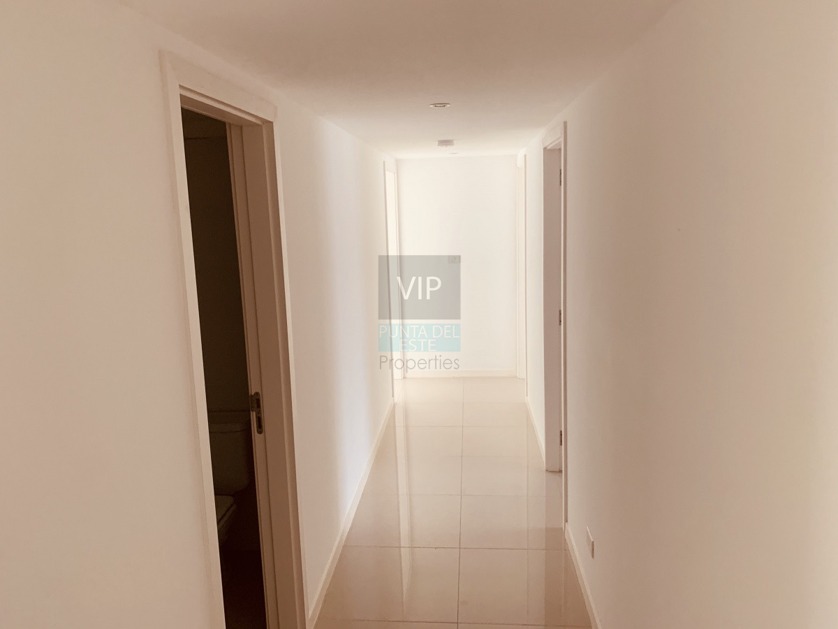 Apartamento ID.505 -  Penthouse de 3 dormitorios en playa mansa