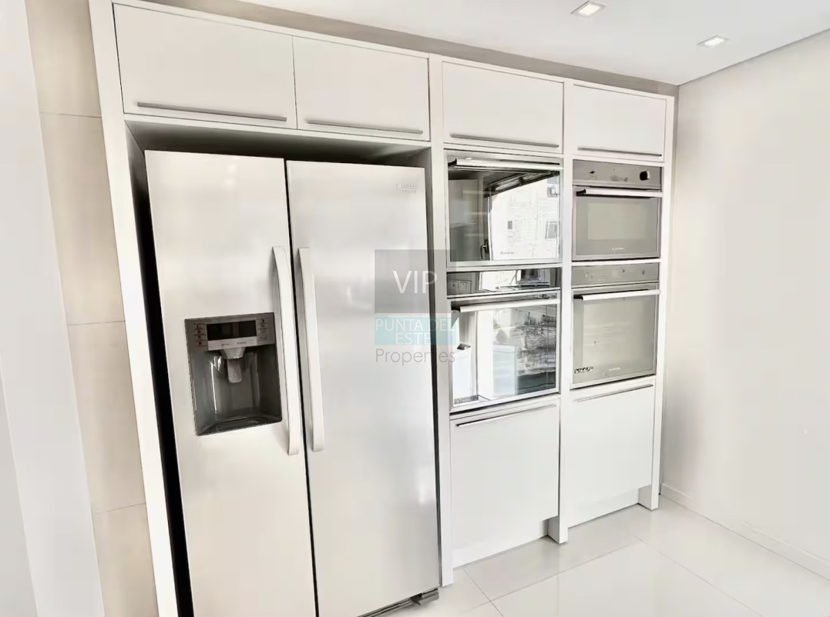 Apartamento ID.2752 - Apartamento 3 Dormitorios Puerto Punta del Este Vista al Mar - Piscina Privada