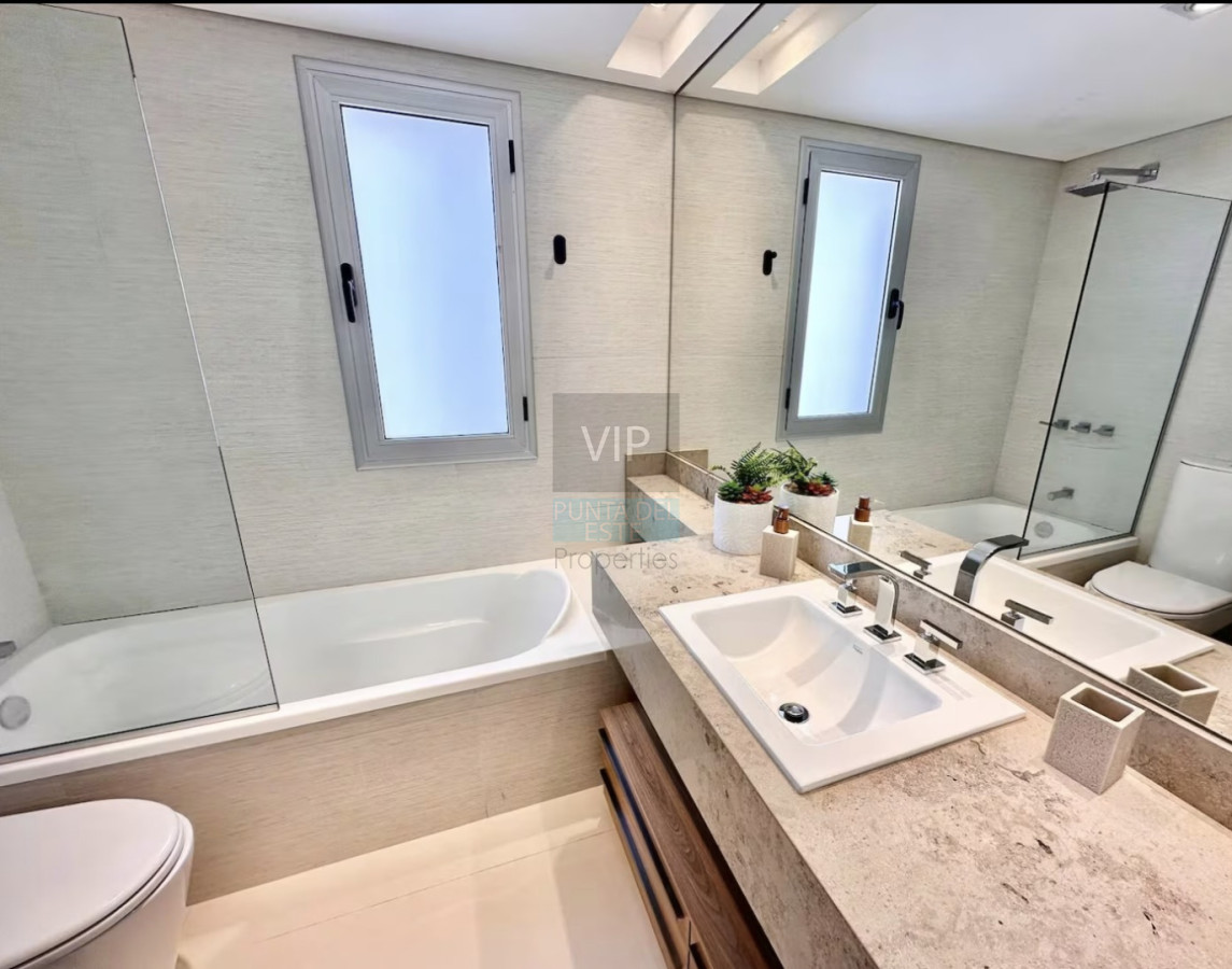 Apartamento ID.2752 - Apartamento 3 Dormitorios Puerto Punta del Este Vista al Mar - Piscina Privada