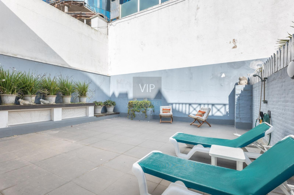 Apartamento ID.2745 - Apartamento de 4 dormitorios con vista en el Puerto de Punta del Este