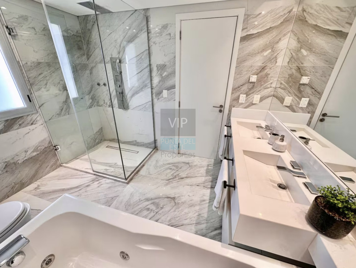 Apartamento ID.2752 - Apartamento 3 Dormitorios Puerto Punta del Este Vista al Mar - Piscina Privada