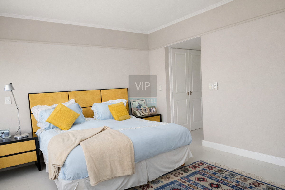 Apartamento ID.2753 - Triplex frente al mar en Playa Brava con terrazas, jacuzzi y departamento de huéspedes independiente