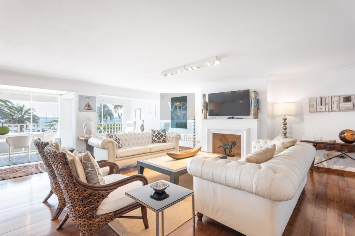 Apartamento ID.2745 - Apartamento de 4 dormitorios con vista en el Puerto de Punta del Este