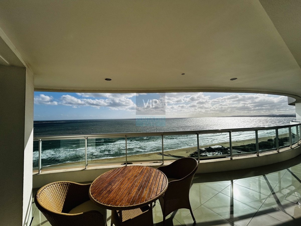 Apartamento ID.2275 - Alquiler apartamento 3 dormitorios con vista al mar Playa mansa - Punta del Este
